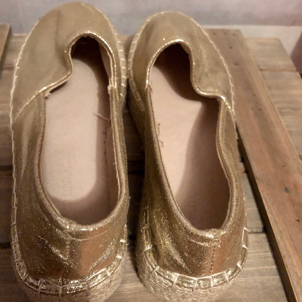 Gold flats - Picture 5 of 5